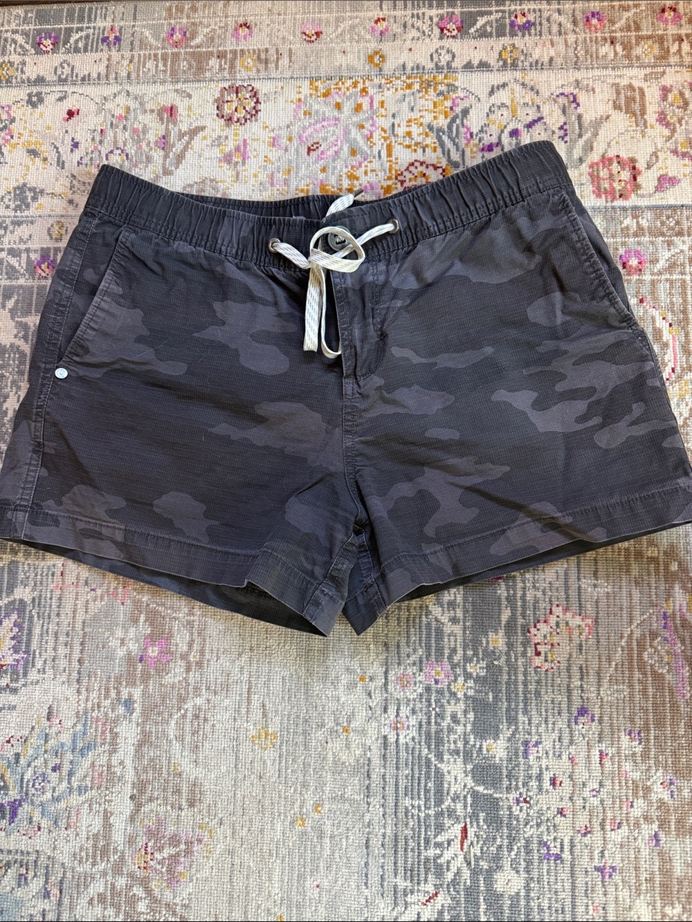 Women's Vuori Dark Gray Camo Drawstring Casual Shorts - Picture 2 of 3